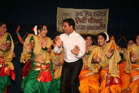 Akshay Kumar at Hindi Parishad fest of Jaihind College at Churchgate