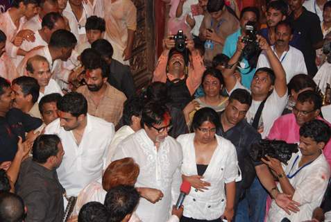 Amitabh and Abhishek Bachchan seek Ganesha Blessings in Mumbai