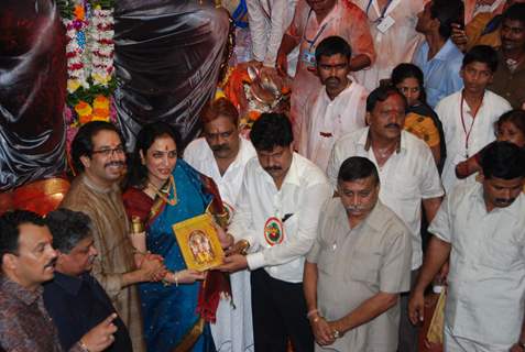 Amitabh and Abhishek Bachchan seek Ganesha Blessings in Mumbai