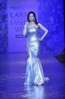 Sridevi walks the ramp at Neeta Lulla show for Lakme Fashion Week