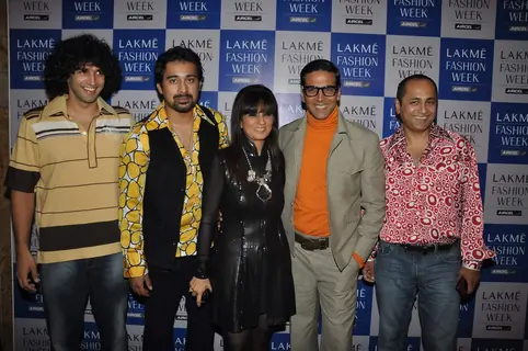 Akshay Kumar and Rannvijay at Neeta Lulla show for Lakme Fashion Week