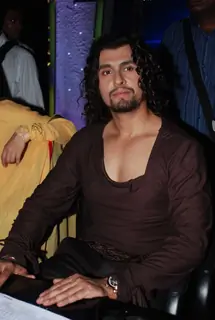 Sonu Nigam on the sets of Chhote Ustaad