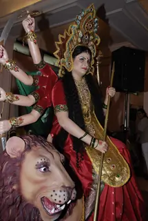 Bharat N Dorris make up competition at SNDT