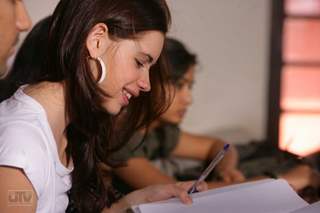 Kalki Koechlin studying in Dev D