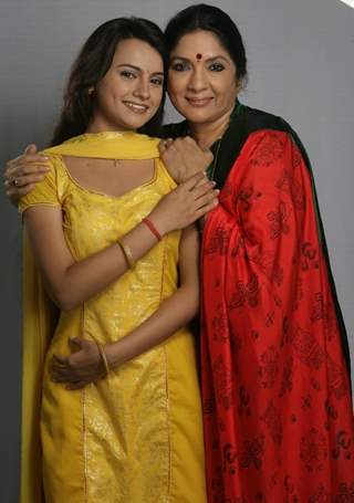 Neena Gupta & Vandana Joshi in Dil Se Diya Vachan