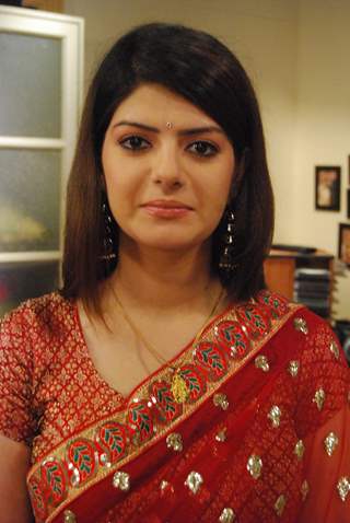 Rishma Roshlani as Divya