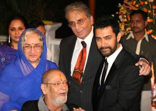 Aamir with Shammi Kapoor at Imran Khan and Avantika Malik's Wedding Reception Party at Taj Land End