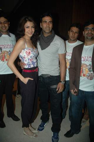 Akshay & Anushka promote Patiala House at Nyootv event at Novotel. .