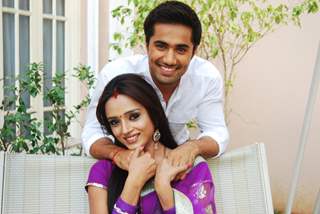 Vishal Karwal and Parul Chauhan as Abhay and Surbhi