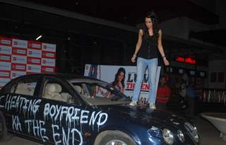 Shraddha Kapoor breaks a Jaguar for Luv Ka The End promotions