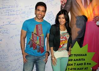 Tusshar Kapoor and Amrita Rao promotes Love U... Mr. Kalakaar! at Growel Mall at Kandivli