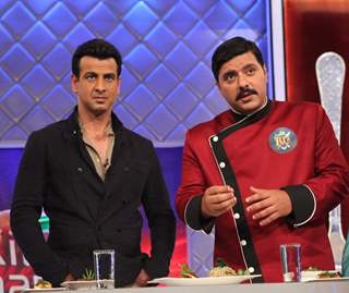 Host Ronit Roy and Chef Gauti at Kitchen Champion 4