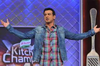 Host Ronit Roy at launch of Kitchen Champion 4