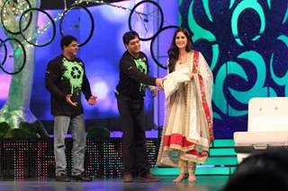 Cyrus Broacha, Vikram Chandra & Katrina Kaif on NDTV Greenathon that took place at Yash Raj Studio