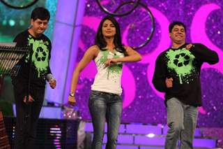 Priyanka Chopra with Vikram Chandra & Cyrus Broacha on NDTV Greenathon that took place at Yash Raj S
