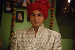Prithvi as Sudhir Priya's father in Bade Acche Laggte Hai