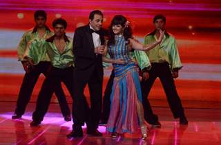Dharamji shakes a leg with Rashmi Desai on India's Got Talent 3 Grand Finale