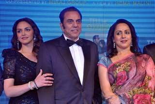 Dharmendra and Hema Malini with Esha Deol at Music launch of film 'Tell Me O Kkhuda' in Mumbai