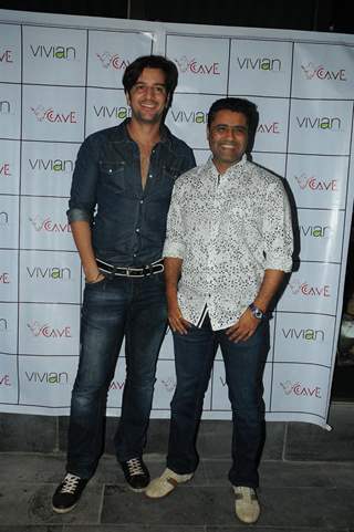 Vivek Sharma with Kapil at Grand launch of 'CAVE' for the first time in Mumbai a Sunken Bar and Cave