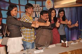 Vivek Oberoi, Tanushree, Sayali and Sophie at the announcement of Country Club's New Year 2012 Press