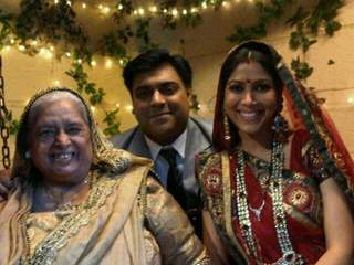 Dadi with Ram and Priya in Bade Acche Laggte Hai