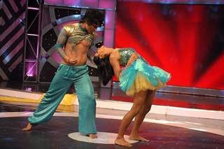 Kunwar Amarjeet Singh with Shakti Mohan in Dance India Dance 2