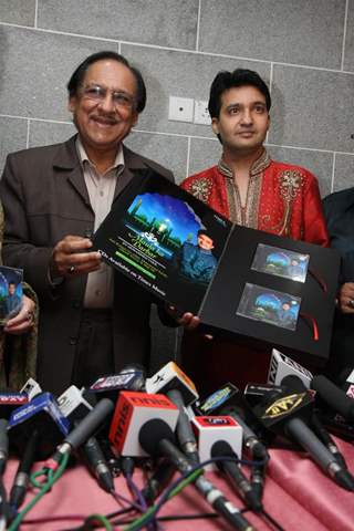 Pakistani Ghazal Singer Ustaad Ghulam Ali Khan launches the album 'MAULA KA DARBAR' at Hotel Golden Chariot in Andheri, Mumbai