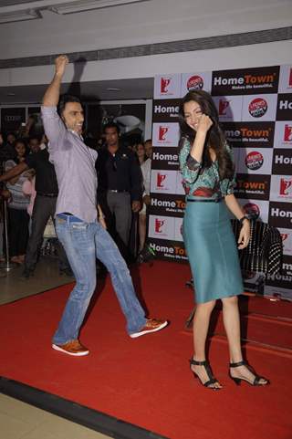 Ranveer and Anushka promote Ladies v/s Ricky Bahl at Home Town store in Vikhroli, Mumbai