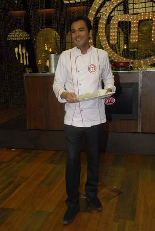 Vikas Khanna on the sets of Master Chef India 2 at RK Studios