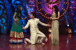 Malaika Arora Khan add glamour to 'Nachle Ve'