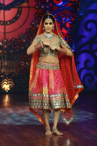 Genelia D’Souza add glamour to 'Nach Le Ve With Saroj Khan - Season 3'