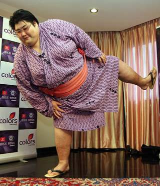 Japanese Sumo Wrestling Champion Yamamotoyama leaving for BIGG BOSS Season 5 house from his Hotel in Juhu, Mumbai