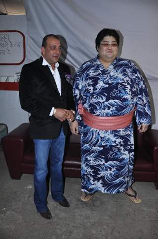 Sanjay Dutt with Yamamotoya Ry&#363;ta on the sets of Bigg Boss Season 5