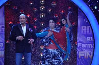 Yamamotoya Ry&#363;ta with Sunny Leone on the sets of Bigg Boss Season 5