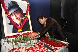 Celebs given Tribute to Dev Anand by 23 Ladies Musician