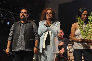 Shankar Mahadevan, Hariharan and Mahalakshmi Iyer performing live ‘King in Concert’ in Mumbai