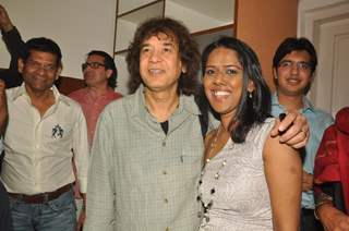 Mahalakshmi Iyer with Zakir Hussain grace live ‘King in Concert’ organized by Nagrik Shikshan Sansth