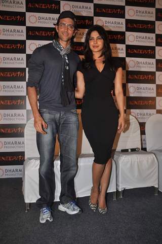 Hrithik and Priyanka at Success party of movie 'Agneepath' at Yashraj