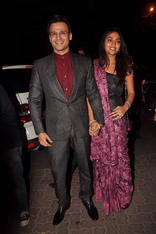 Vivek Oberoi with wife at Sanjay Dutt's bash for Agneepath