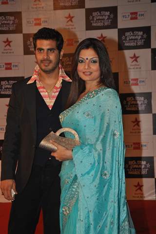 Deepshika Nagpal & Kaishav Arora BIG STAR Young Entertainer Awards 2012