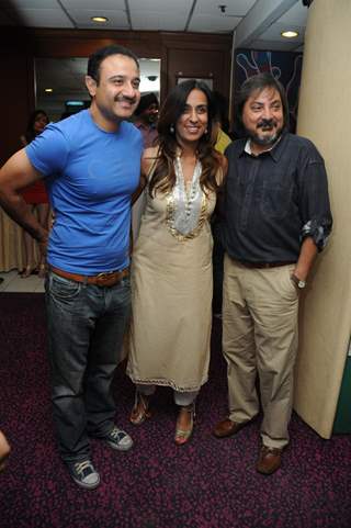 Vivek Mushran with Tony and Deeya Singh at 100 episodes celebration party of Parvarish