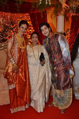 Bappa Lahiri and Taneesha Verma with Asha Bhosle at their Wedding Reception