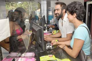 Ranvir Shorey and Gul Panag at Fatso stars sell tickets at PVR