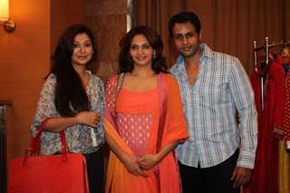 Ravee Gupta, Anita More & Manoj Bidwai at the new collection unveiling of designer Anita More