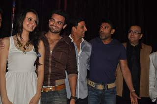 Vaishali Desai, Mimoh Chakraborty, Akshay Kumar, Sunil Shetty at Film Tukkaa Fitt first look launch