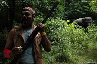 A still image of Ravi Kale in Agyaat movie