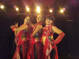 Shakti Mohan, Alisha Singh and Vinti Idnani on sets of Dil Dostii Dance