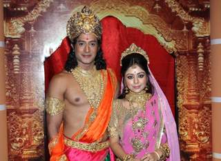 Gagan Malik and Neha Sargam as Ram and Sita on Zee TV's Sabke Jeevan Ka Aadhar - Ramayan