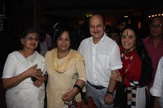 Sulbha Arya, Rohini Hattangadi, Anupam Kher and Ila Arun at Prayer Meet of AK Hangal