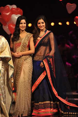 Katrina & Anushka on the sets of India's Got Talent during the promotion of Jab Tak Hai Jaan